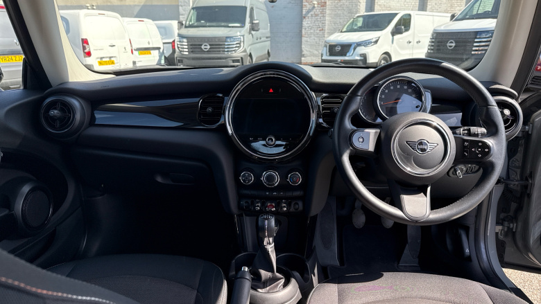 MINI Hatchback 1.5 Cooper Classic 3dr Petrol Hatchback